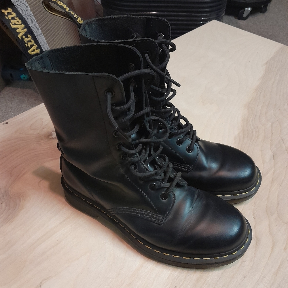 Women's Doc martens 1490 boots